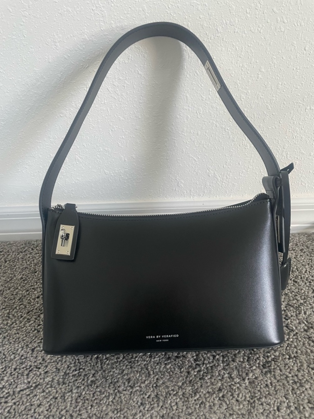 Vera by Verafied Black Leather Shoulder Bag